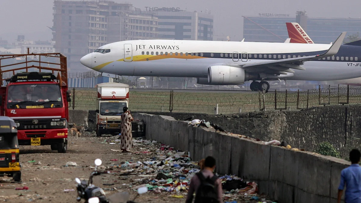 A Boeing Co. 737 aircraft operated by Jet Airways India Ltd. taxies at Chhatrapati Shivaji International Airport in Mumbai, India. (Photographer: Dhiraj Singh/Bloomberg)