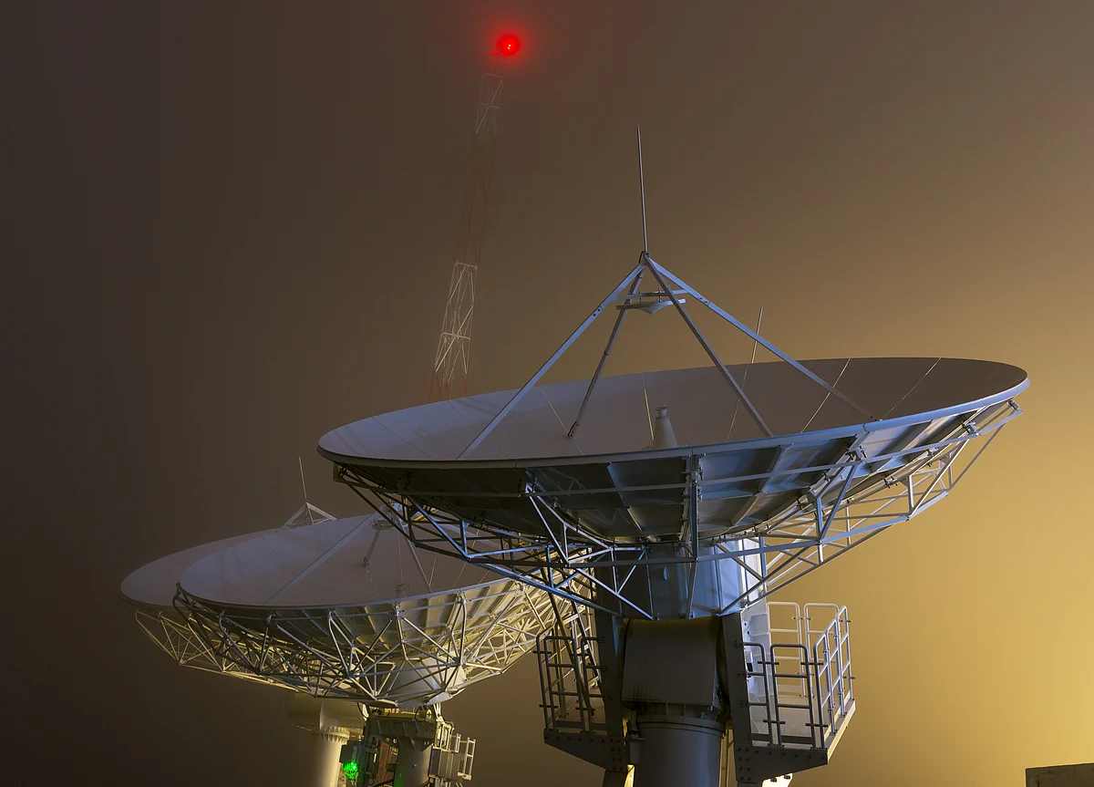 SpaceX Seeks Approval for Radio Links to Satellites