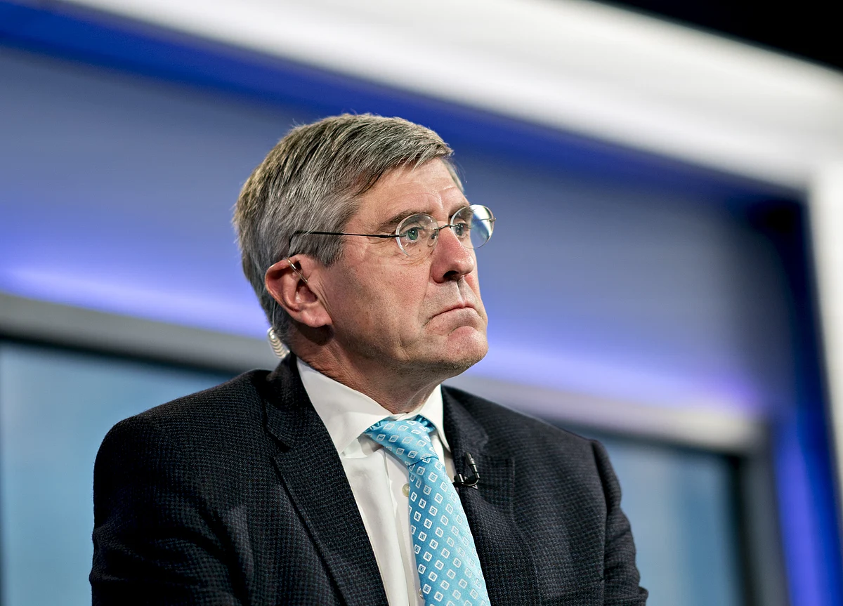Spotlight Turns to Stephen Moore After Cain Drops Bid for Fed Board Seat