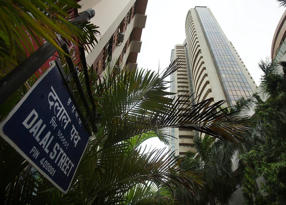 India’s Tax Tinkering Clouds Insurers’ Earnings Outlook