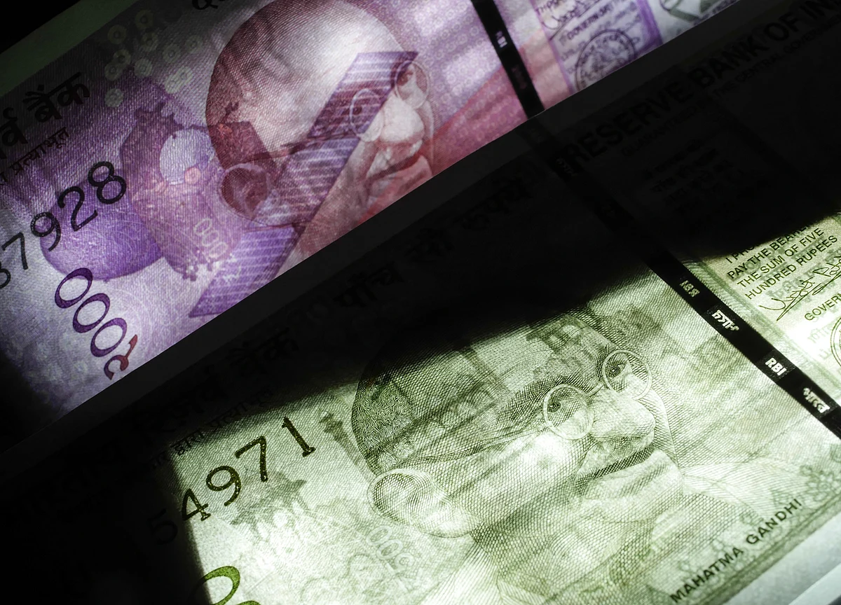Running Out of Options, India Shadow Banks Sell Bonds to Public