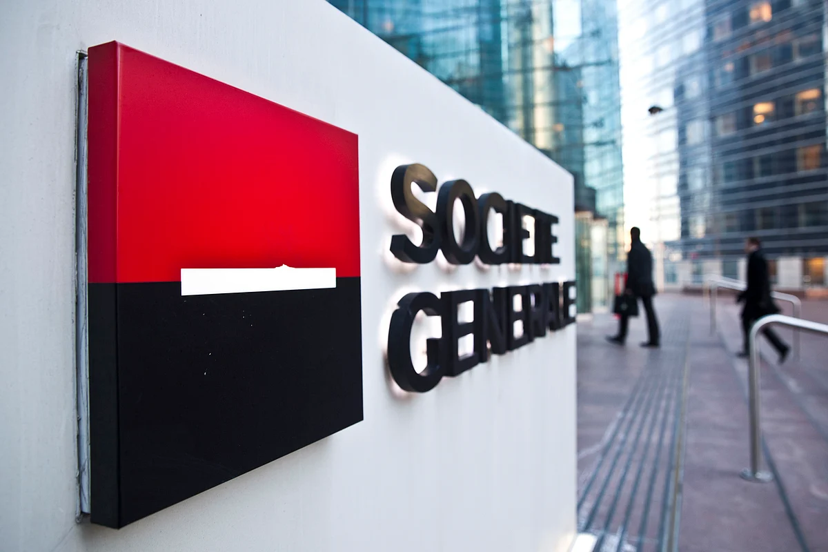 SocGen Plans 700 Paris Job Cuts After Tough First Quarter, Sources Say