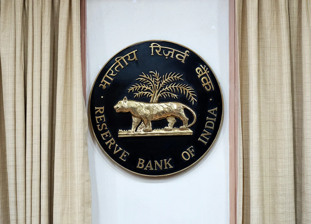 RBI Refutes Rumours On Social Media Regarding Bank Shutdowns