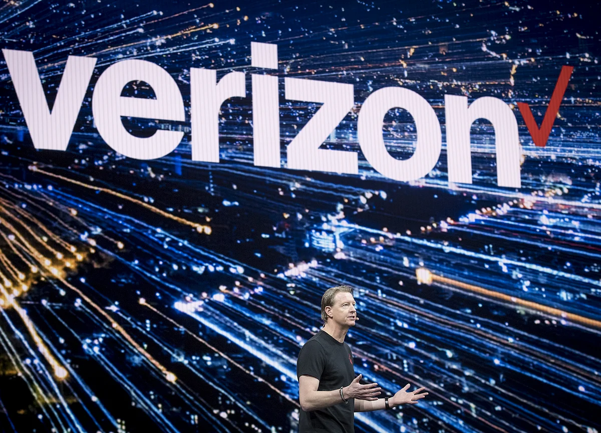 Verizon Drops $10 Fee for 5G Amid Complaints of Spotty Service
