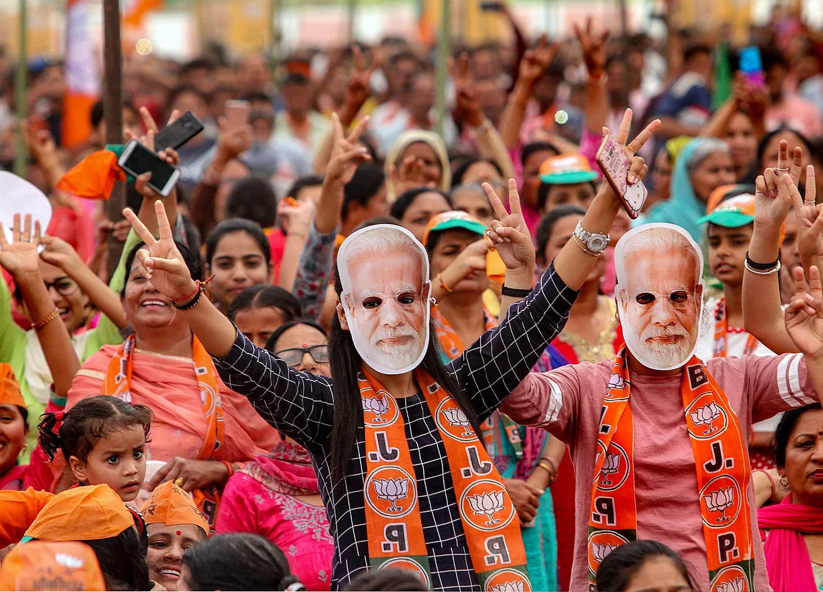 Indian Cities Ignored as Politicians Woo Village Dwellers