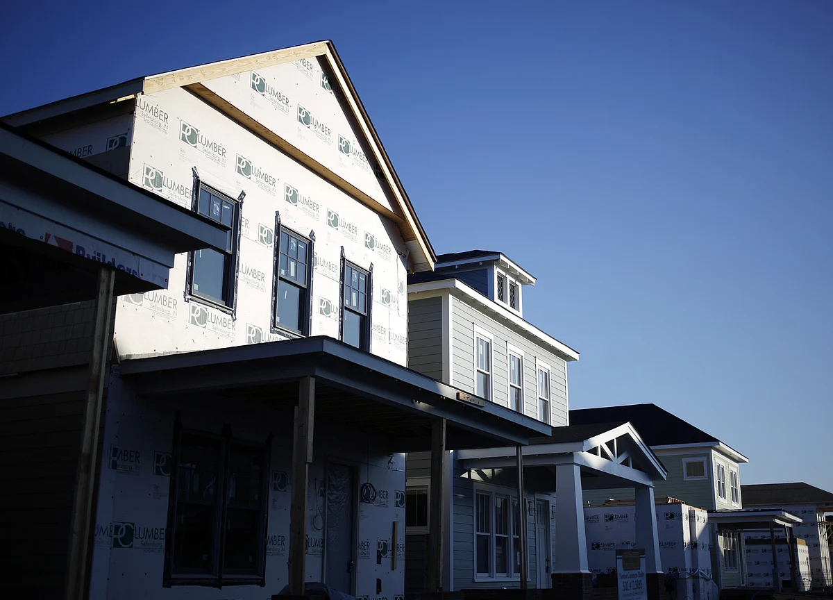 U.S. New-Home Sales Rise to 16-Month High, Topping Estimates