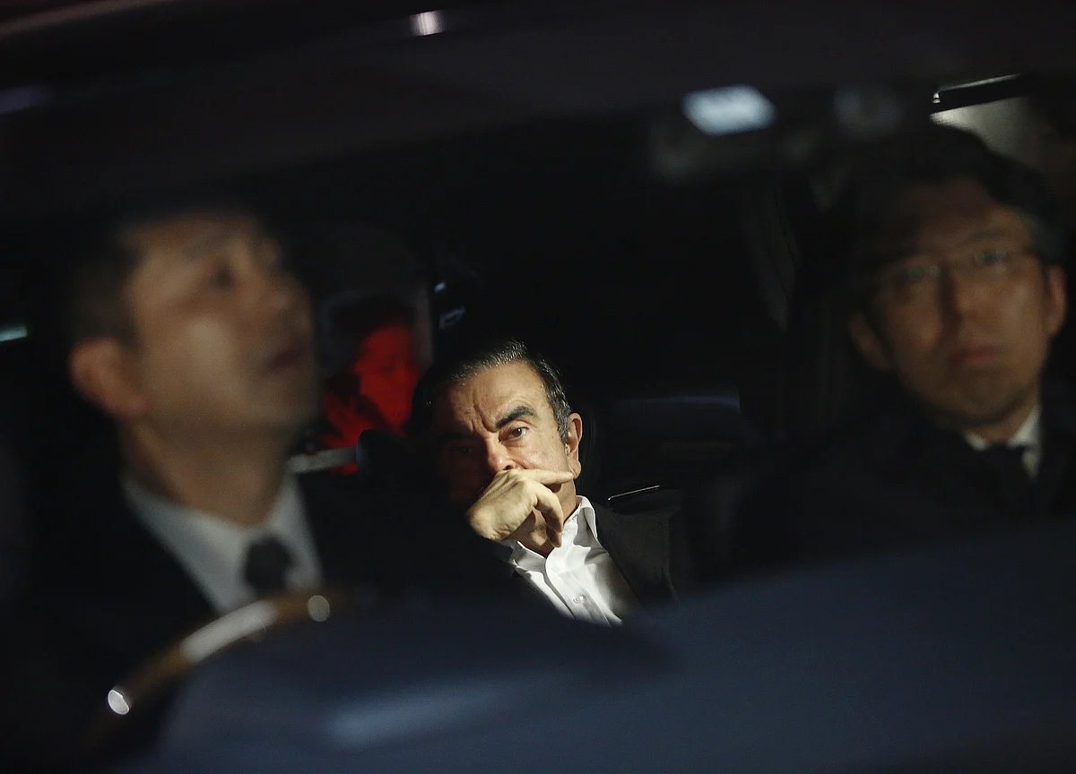 Ghosn Rearrested on New Charges, Vows `I Will Not Be Broken'