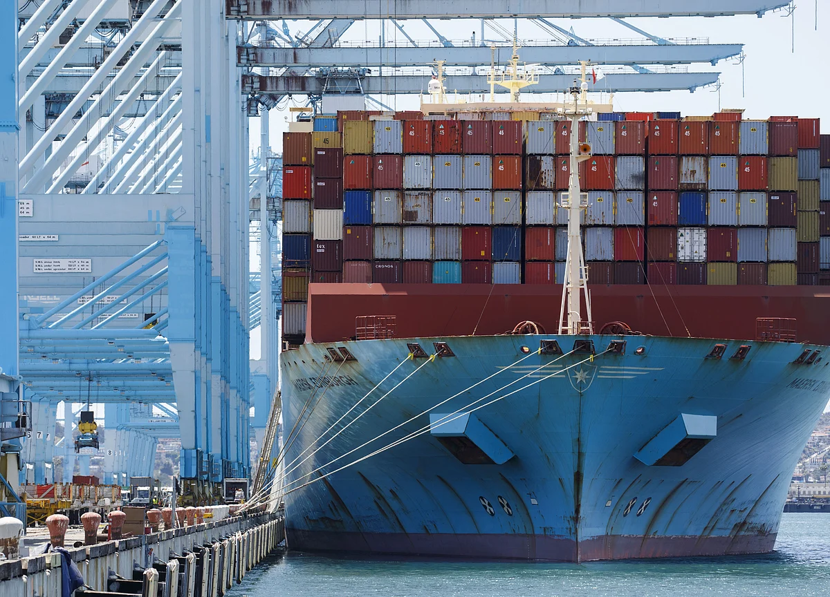 Chinese Government Expert Sees Trade Tensions Lasting Until 2035