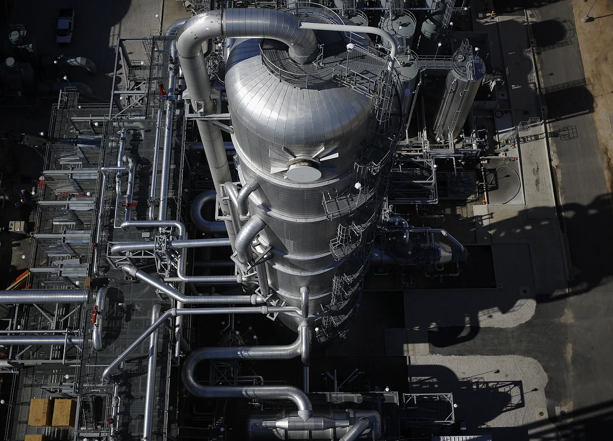 In Silicon Valley, the Quest to Make Gasoline Out of Thin Air