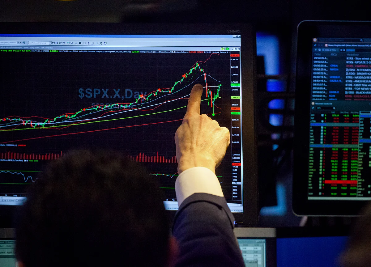 How a Chat With Chuck Schwab Inspired an S&P 500 Call for 3,950