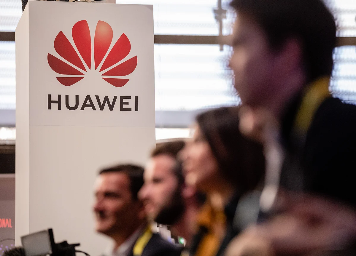 U.S. Gives Limited Relief for Consumers, Carriers Using Huawei