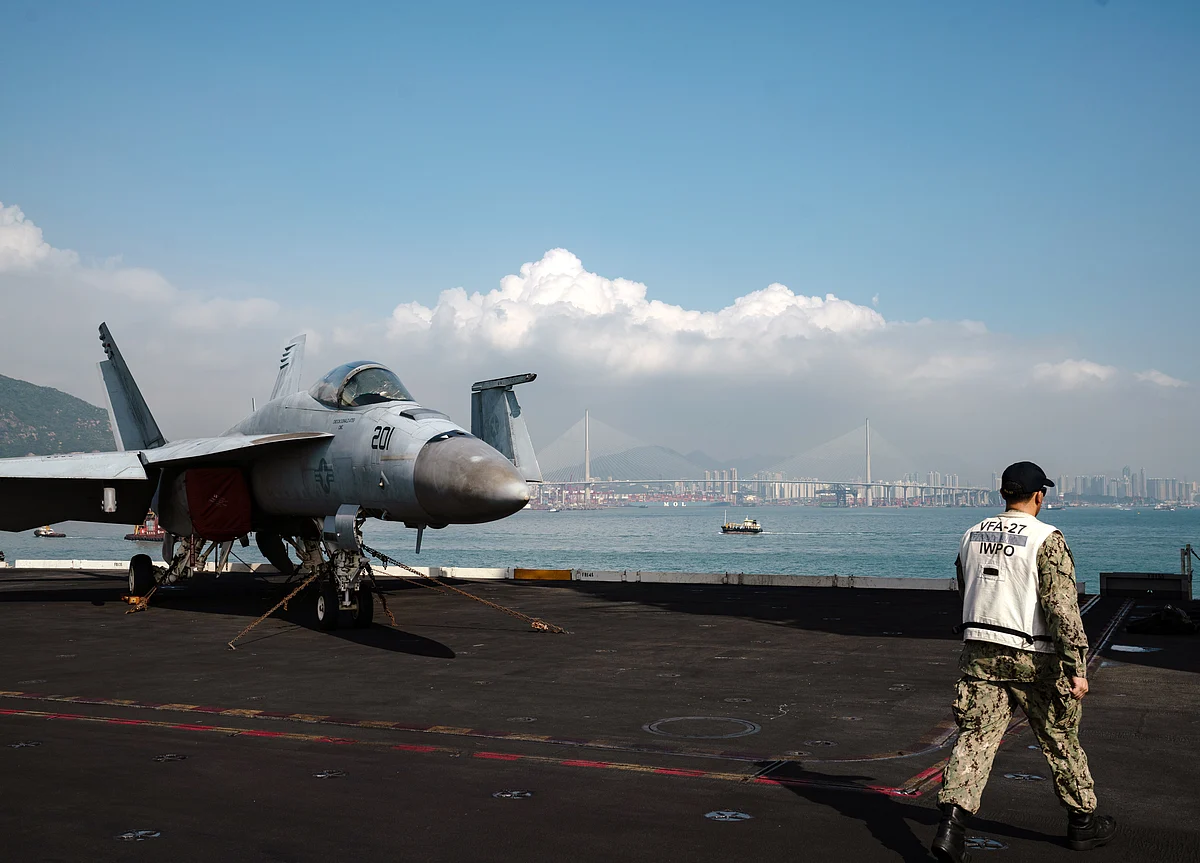 U.S. Sends Aircraft Carrier to Mideast as Warning to Iran