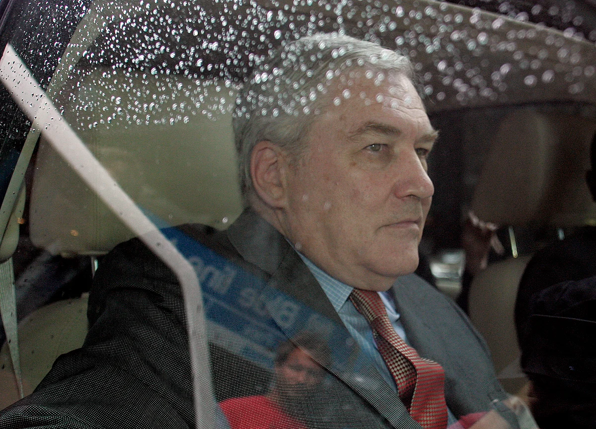 Trump Pardons Conrad Black a Year After Flattering Biography