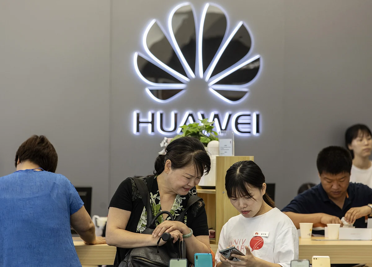 China Commits to Trade Talks Amid ‘Groundless’ Huawei Suspicions