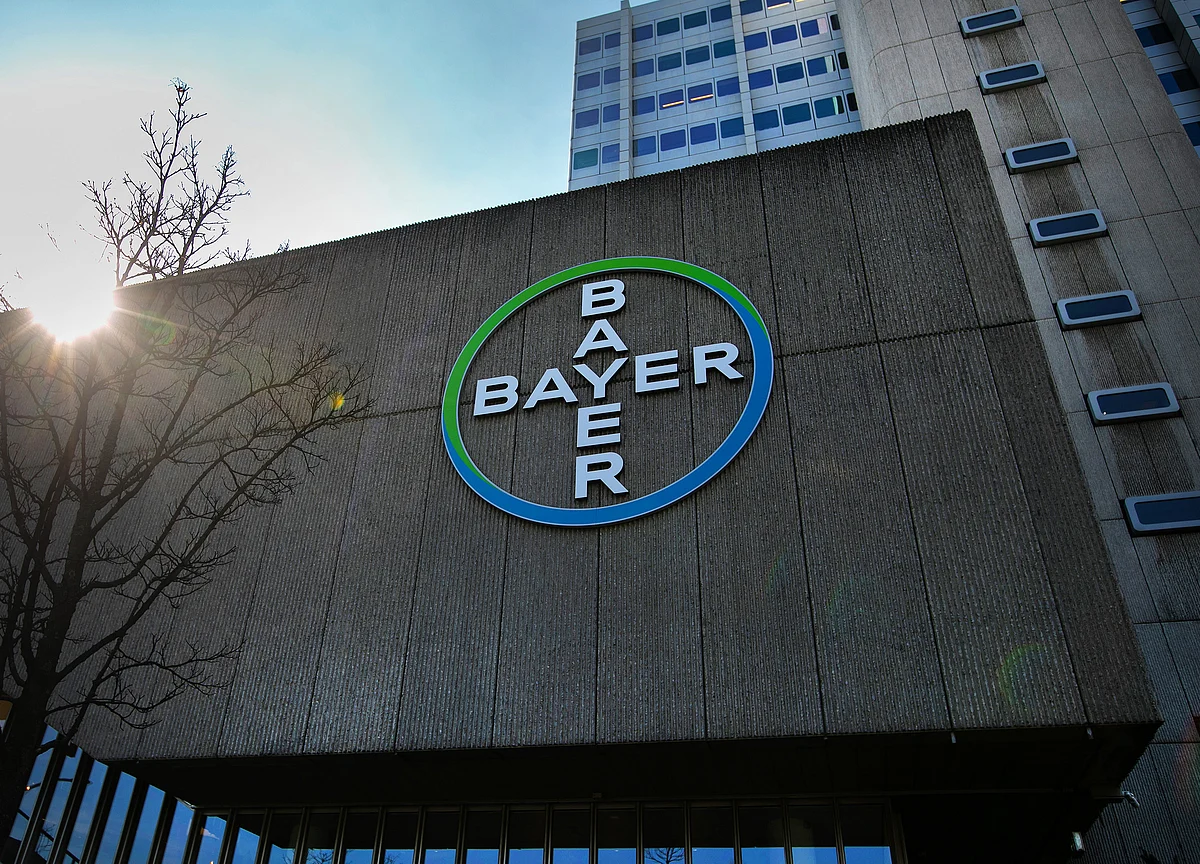 Bayer's $2 Billion Roundup Damages Boost Pressure to Settle