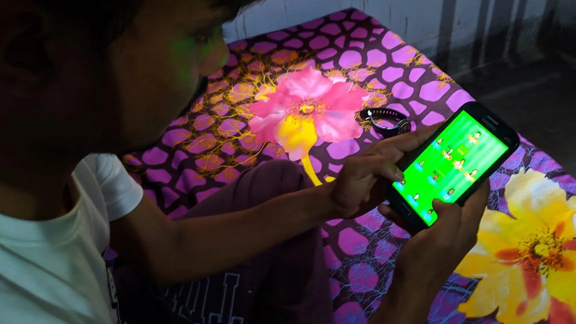 <div class="paragraphs"><p>Vasisth Roy playing Dream11’s Secret Superstar online fantasy game. (Source: Vasisth Roy)</p></div>