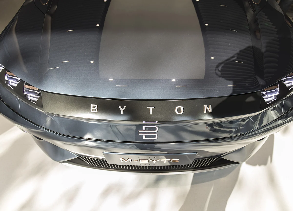 China EV Startup Is Said to Seek $500 Million in Fundraising