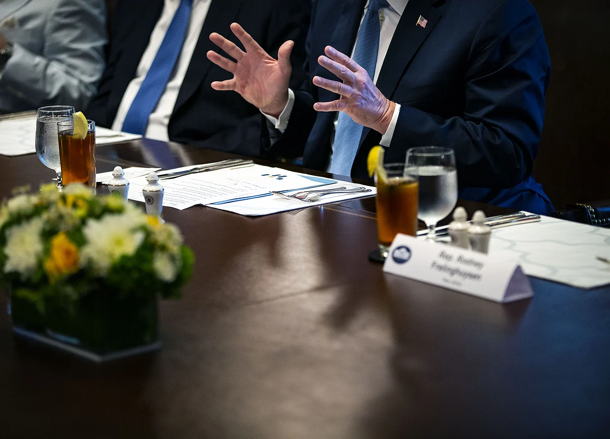Trump Mulls 6-Month Window for EU, Japan to Curb Auto Sales