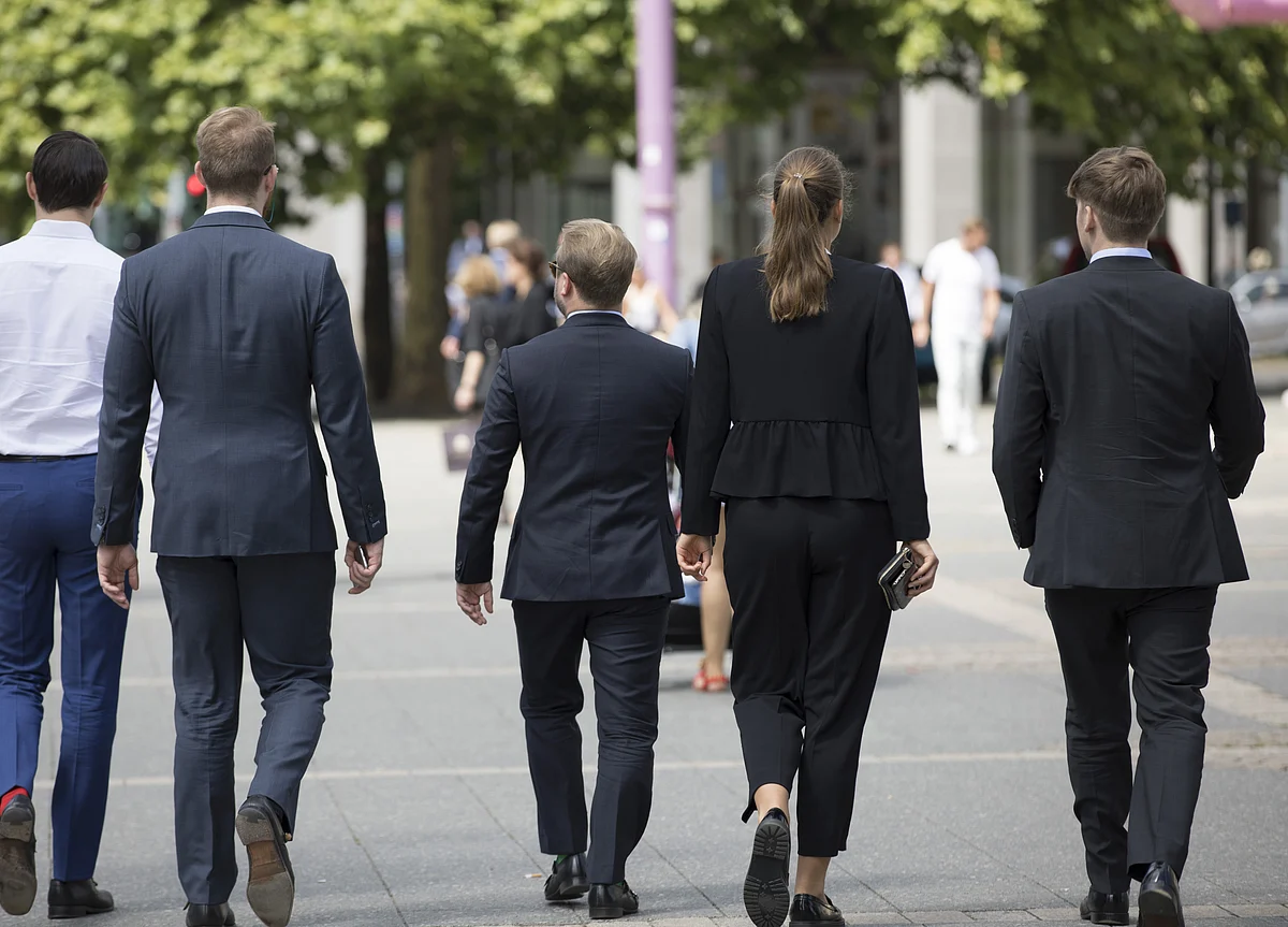 Banks Face U.K. Grilling in Probe Over Big Gender Pay Gaps