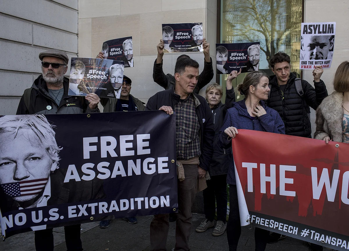 U.S.'s New Assange Charges Escalate Extradition Bid From U.K.