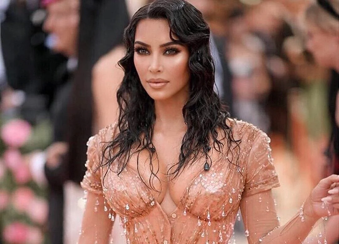 Jeff Bezos Keeps Up With the Kardashians and Schwarzman Shines at Met