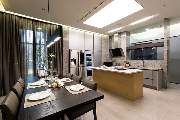 Samsung Bets It Can Sell Smart-Home Tech by Building the Homes