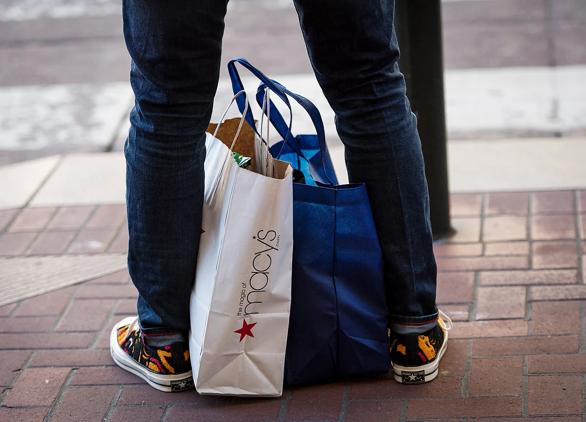 Low Inflation Cloaks Consumer Pain Inflicted by Trump’s Tariffs
