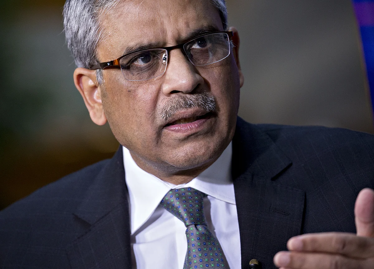 Pakistan Fires Central Bank, Tax Body Chiefs Amid IMF Talks