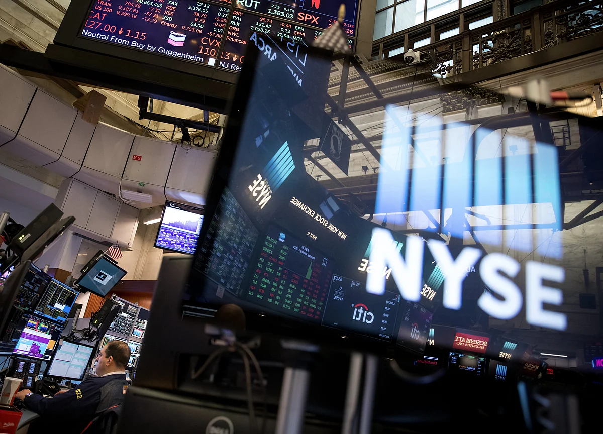 Stocks Fall Fourth Day, Yen Gains on Trade Angst: Markets Wrap