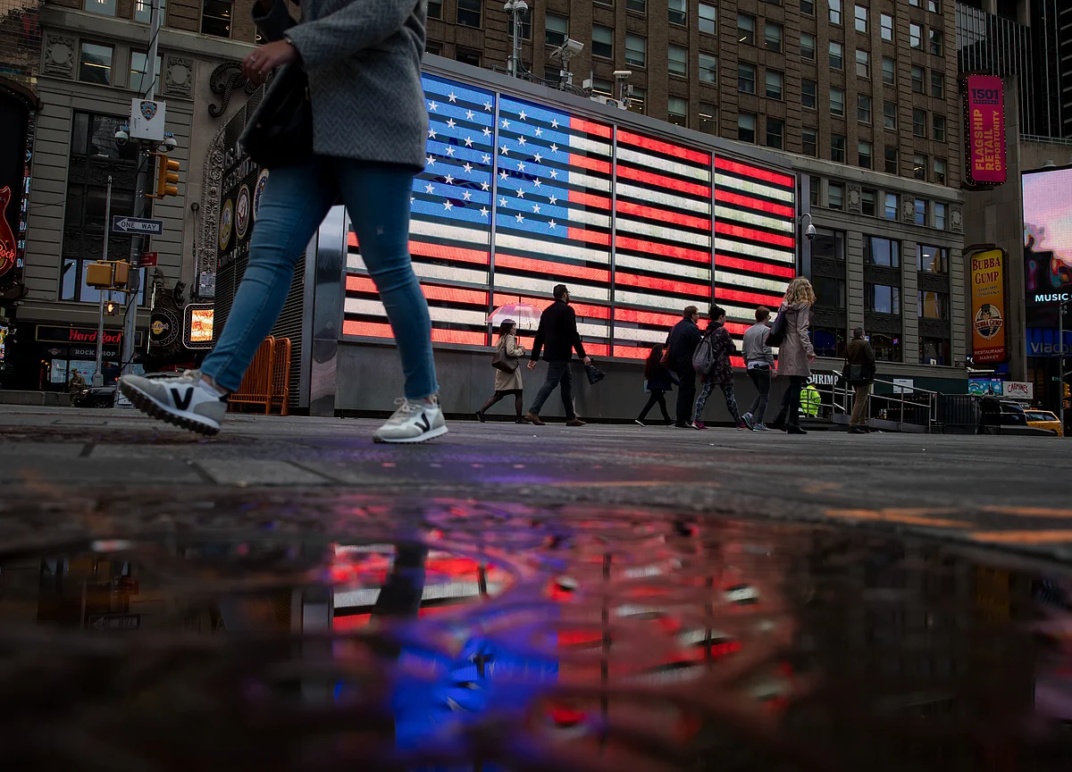 The Bottom 90% of Americans Are Borrowing From the Top 1%