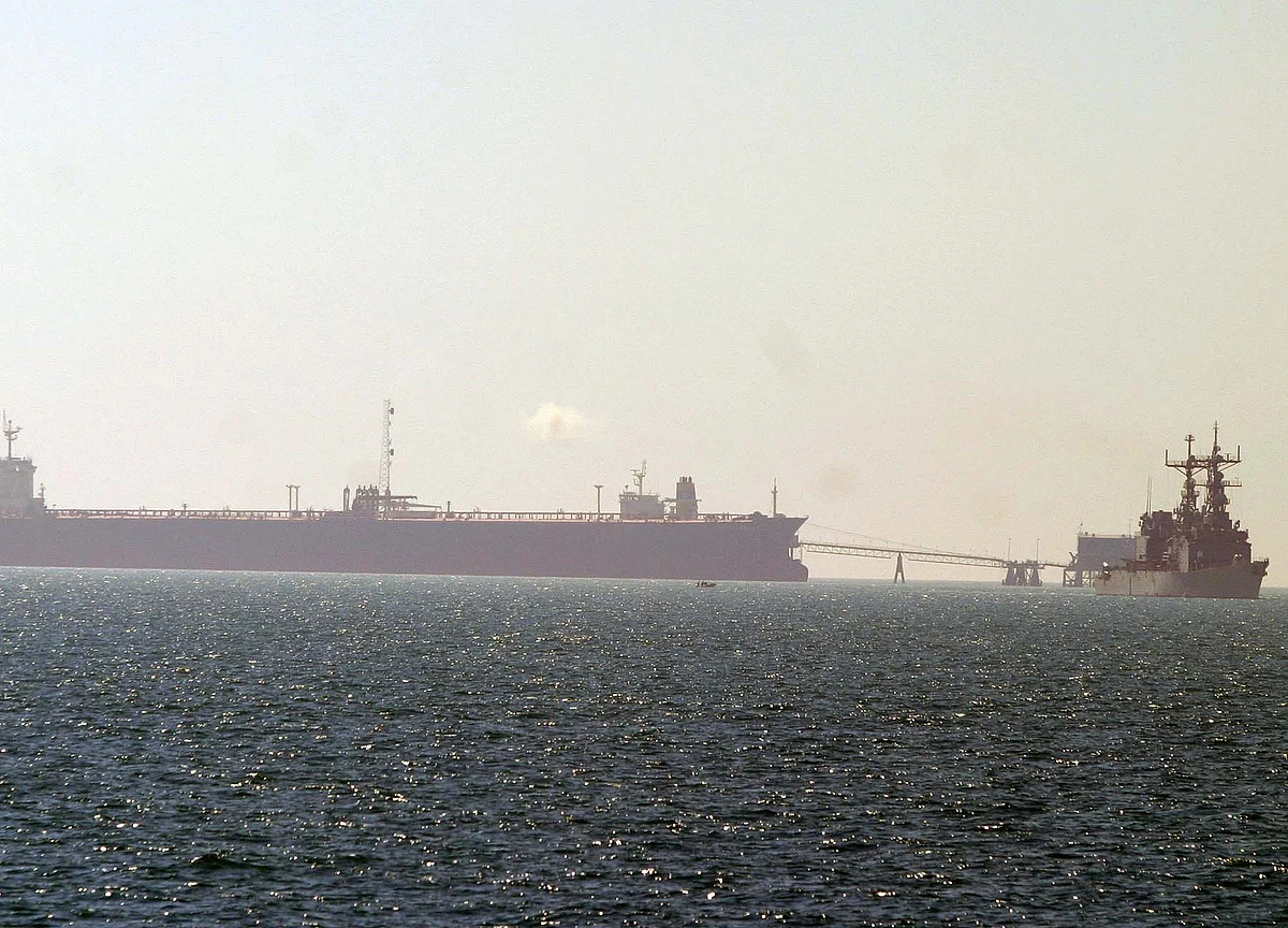 Oil Futures Sink Into Trade-War Turmoil as Brent Slips Below $70
