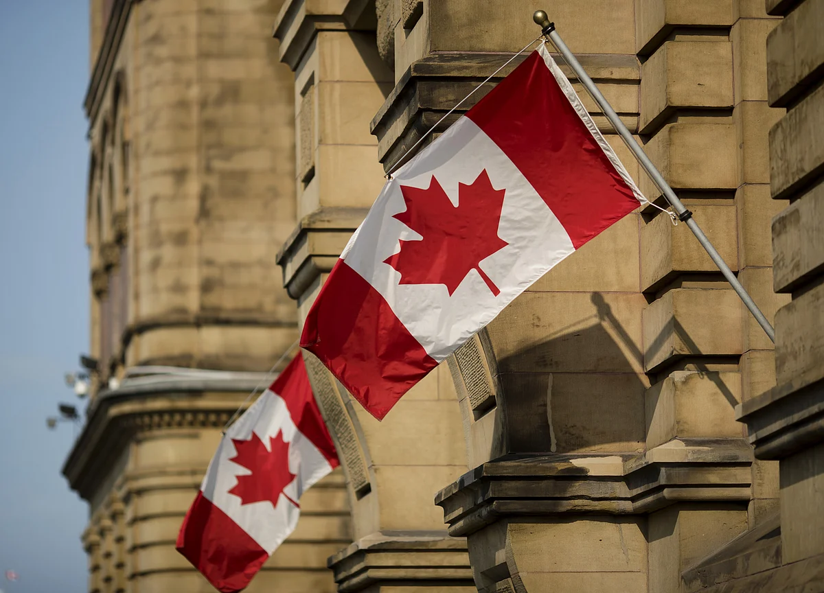 Economic Gloom Deepens in Canada With Virus Cases Still Rising