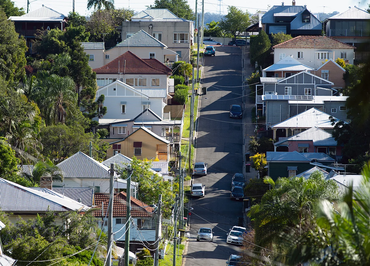 Aussie Housing Slump Deepens as Sydney Listings Hit 2004 Low