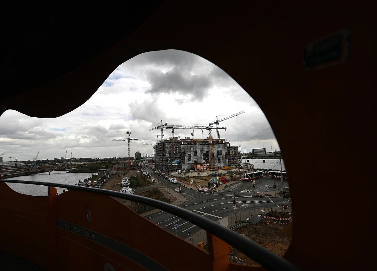 EU Cuts German Growth Outlook, Sees ‘Pronounced’ Euro-Area Risks