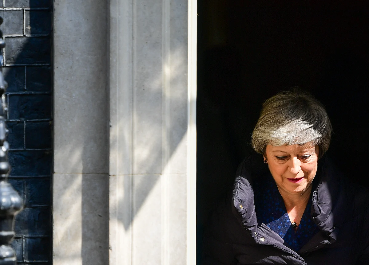 Theresa May’s Uneasy Courtship of Corbyn Puts Brexit Deal on Knife Edge