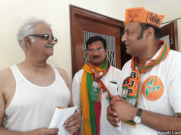 Bharatiya Janata Party legislator from Varanasi Cantonment Saurabh Srivastava campaigns door to door for the Prime Minister in the largely upper-caste neighbourhood of Chandrika Nagar. Most people said exactly what Srivastava expected to hear: “We are all <em>pucca </em>(firm) Modi voters.” 