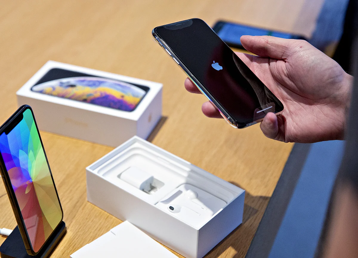 Apple Faces Higher IPhone Production Costs With Trump Tariffs