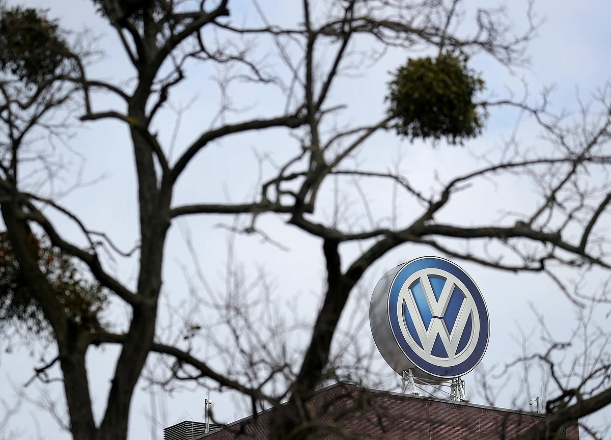 VW Cranks Up Electric-Car Plants to Overtake Tesla’s Capacity