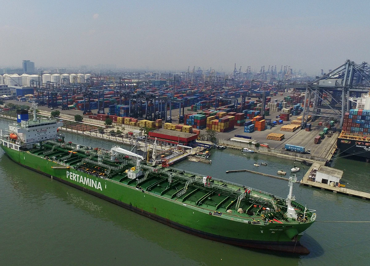 Indonesia’s Economic Growth Disappoints as Exports Slump
