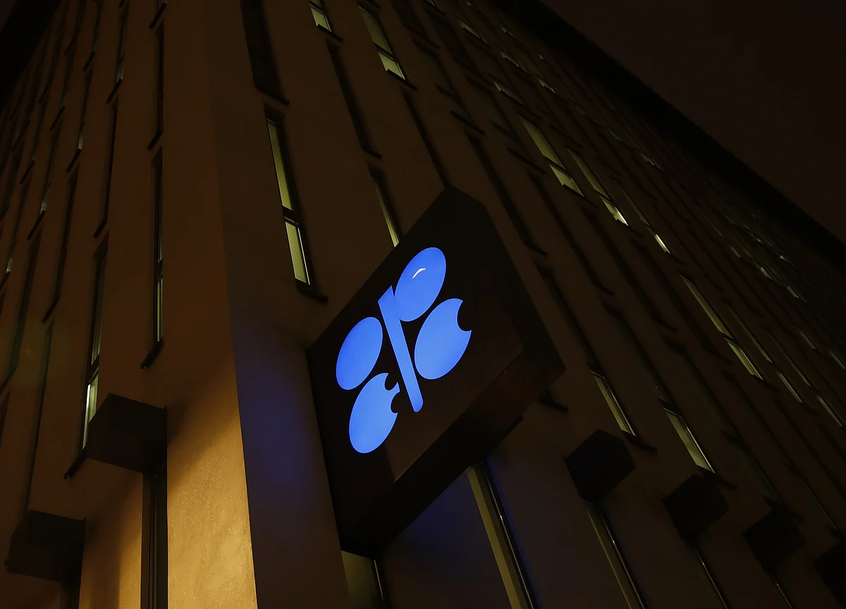 OPEC+ Crisis Makes Oil Volatile as Traders Guess What’s Next
