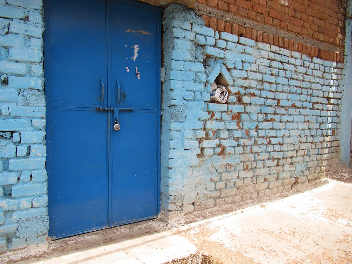Driving through Bundelkhand, you will find many abandoned houses as residents migrate to cities due to acute shortage of water and farm employment. (Photo: Parth MN/BloombergQuint)