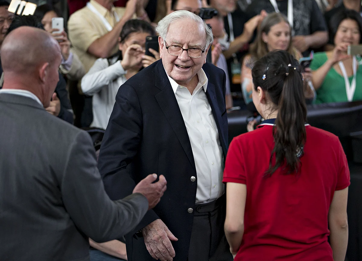 Warren Buffett's Charity Auction Bidding Surges Past $4 Million Level