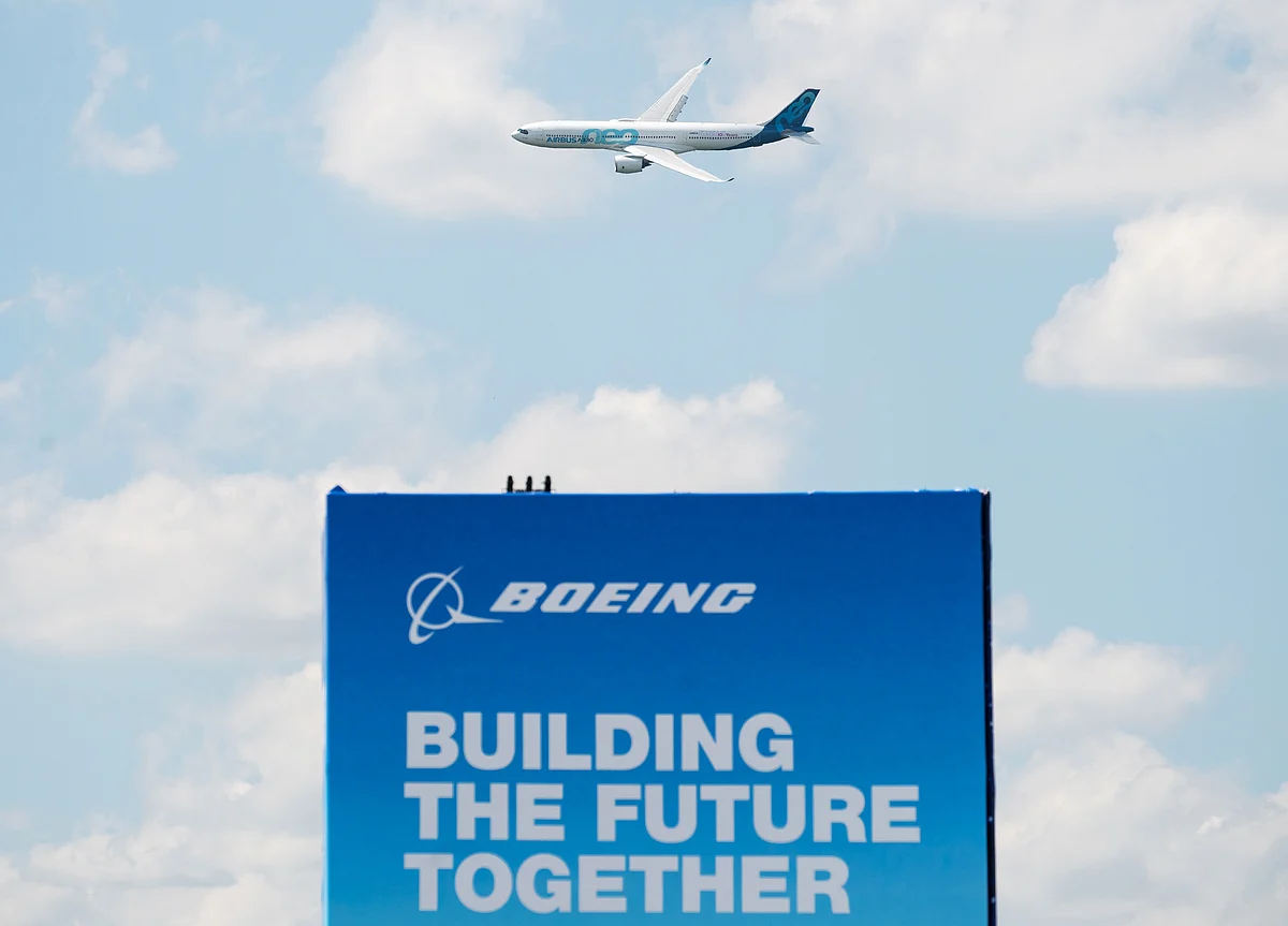 Boeing Goes From Humble to High-Fives With Showstopper Max Deal