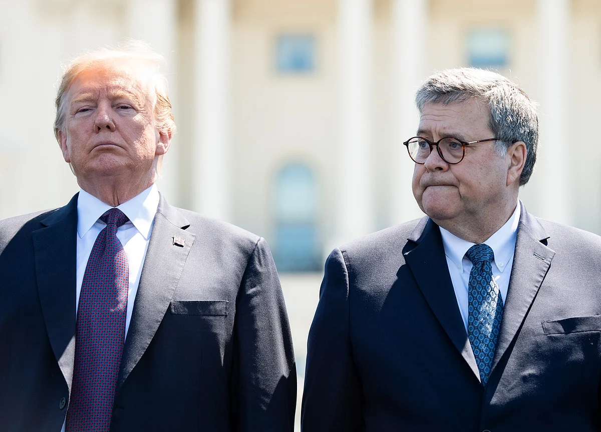 House Panel Votes to Hold Barr, Ross in Contempt of Congress