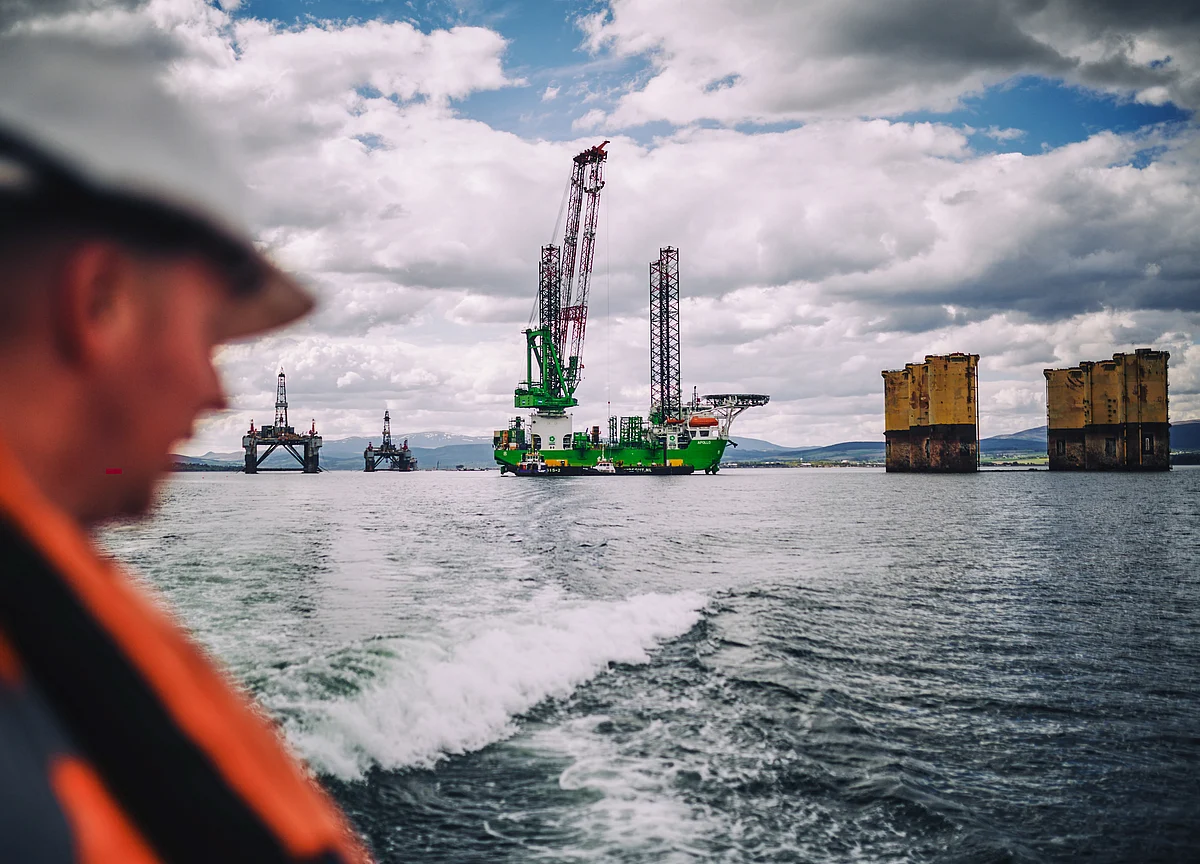 Crude Posts Weekly Decline as Demand Fears Blunt Tanker Attacks