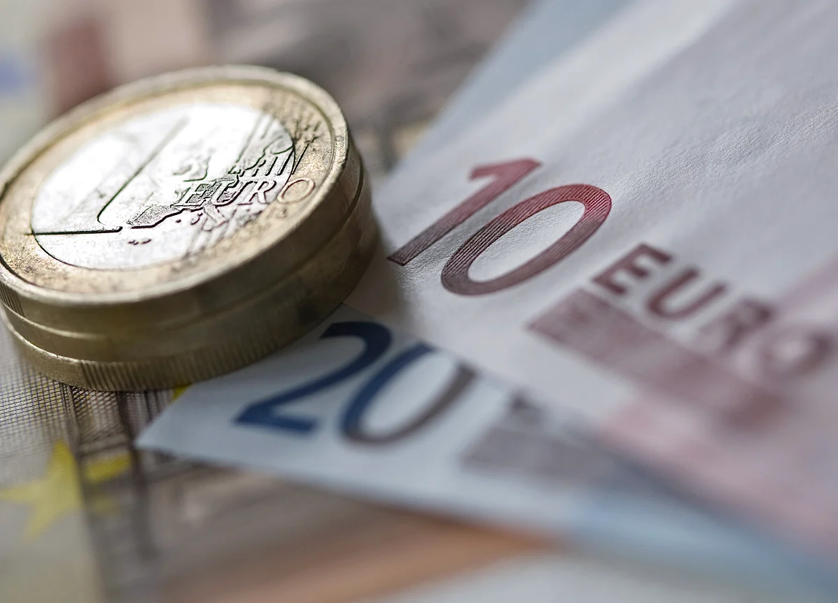 Euro Gains to a Three-Month High as Fed Outlook Overshadows ECB