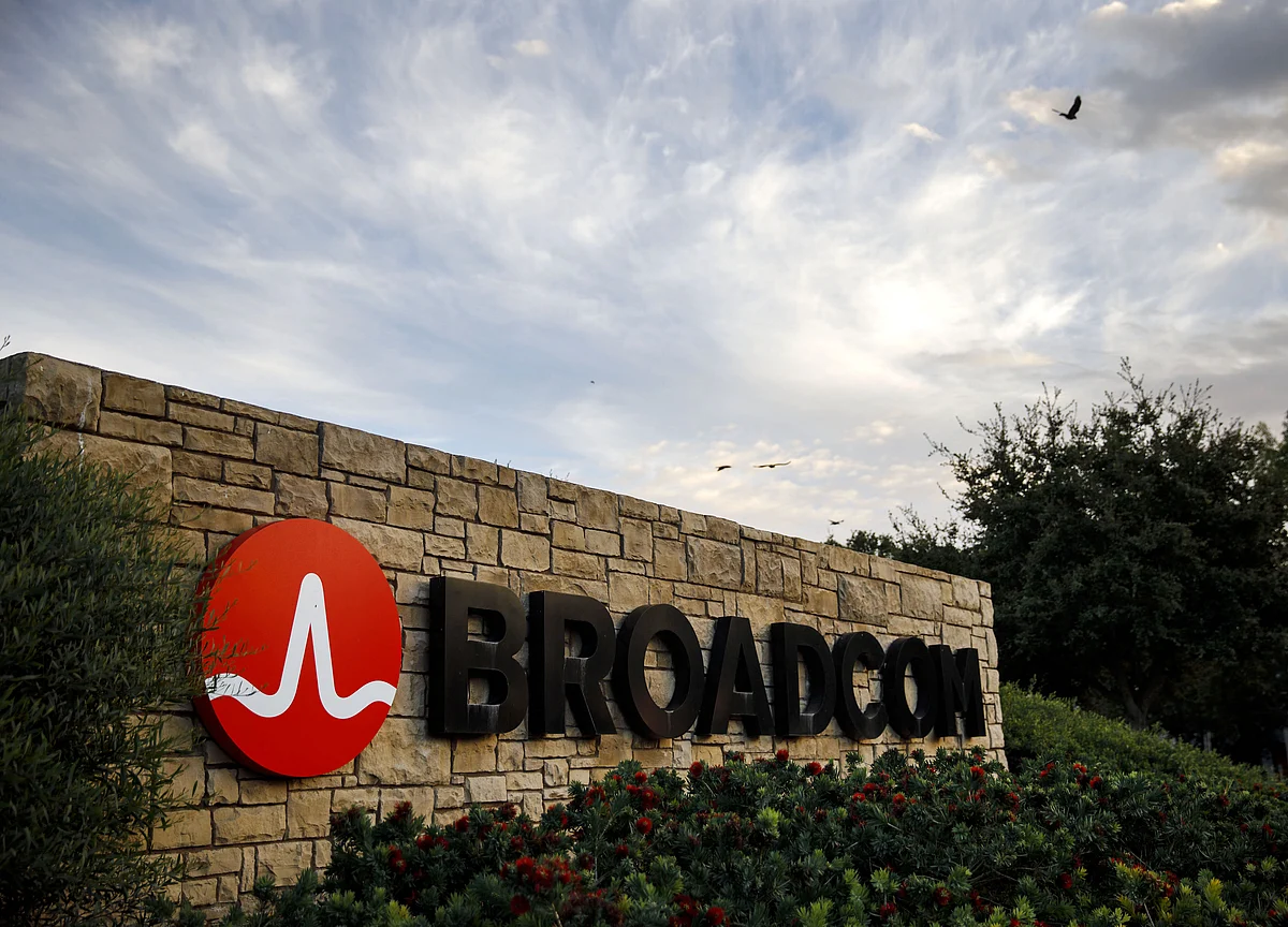 Broadcom Slides as Wall Street’s Hopes for a Recovery Grow Dim