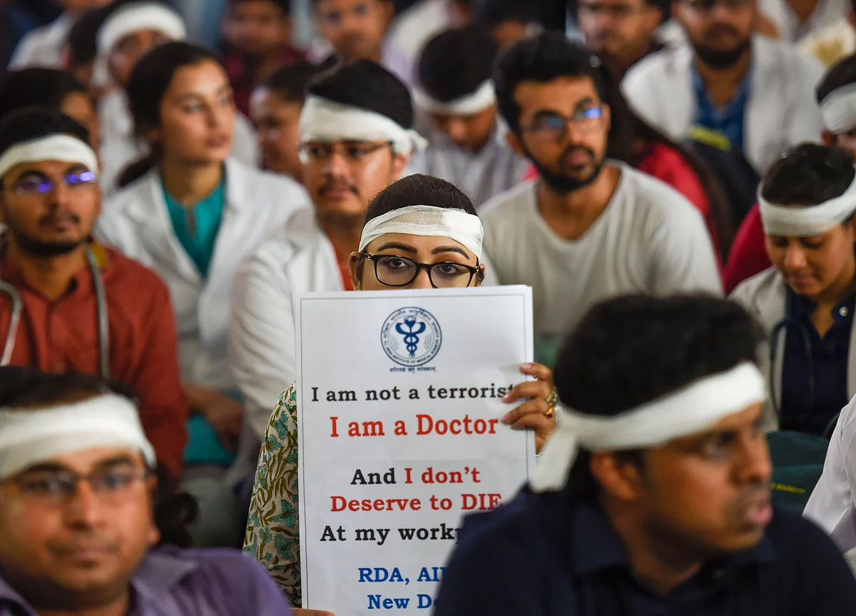 AIIMS Doctors Give 48-Hour Ultimatum To Mamata Banerjee