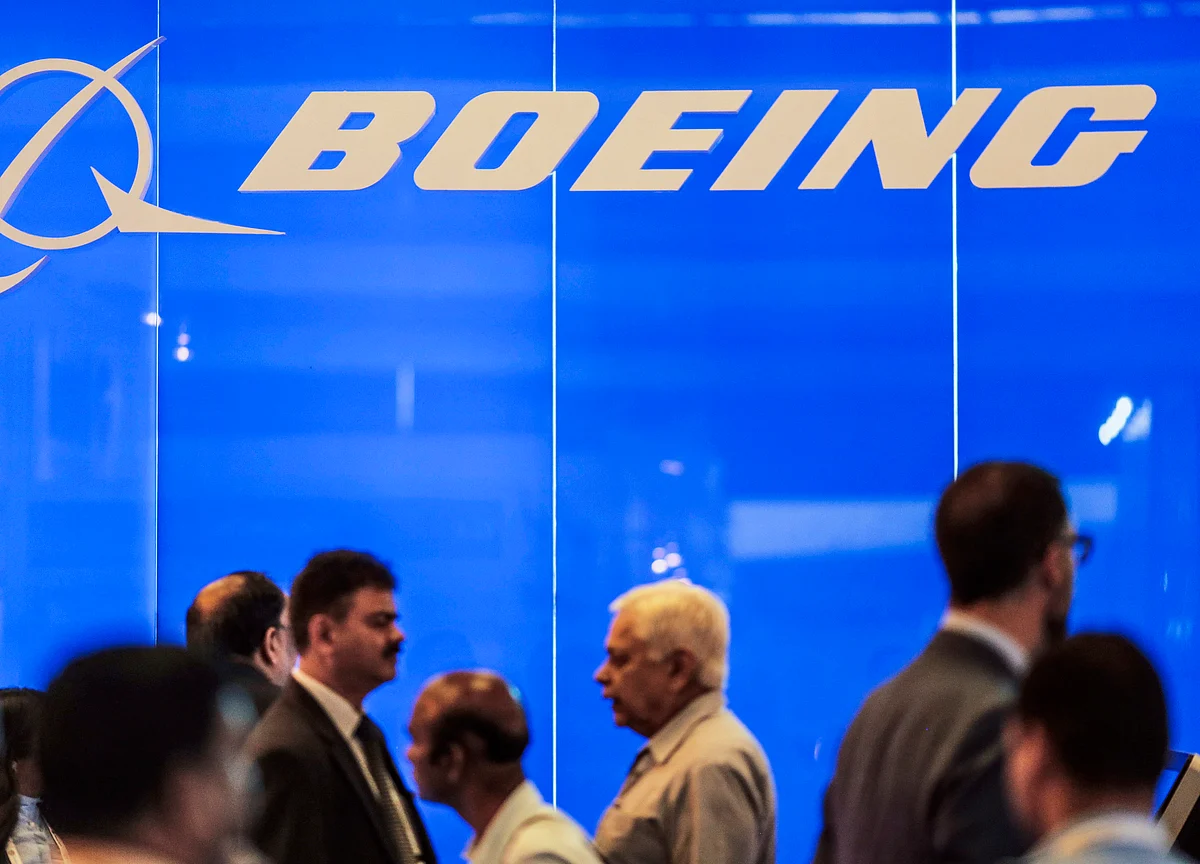 American Airlines Pilots Appeal to Boeing CEO for Max Simulator Time