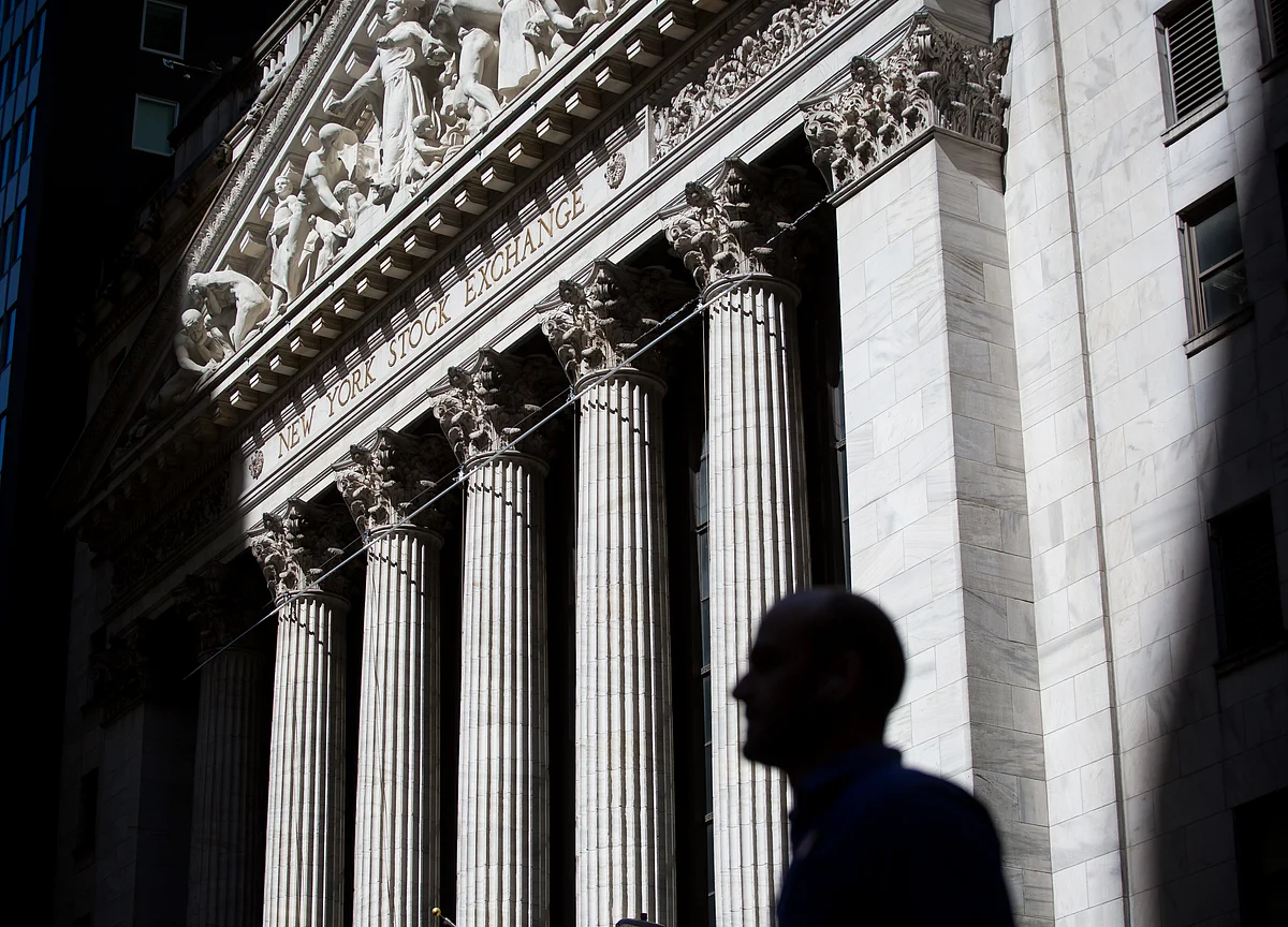 U.S. Stock Futures Fall After Airstrike Kills Iranian Commander